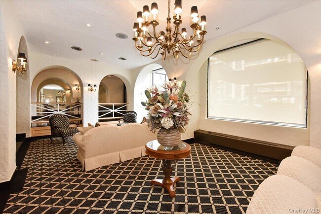 Building Photo - 18-15-18215 215th St