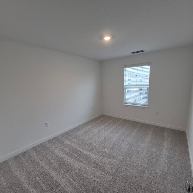 Building Photo - Brand New 5 Bedroom Home in Rancho Cordova