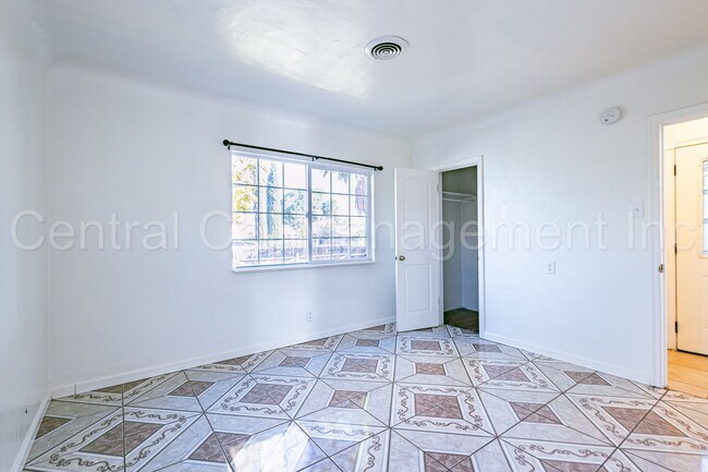 Building Photo - 1321 Washington Ave