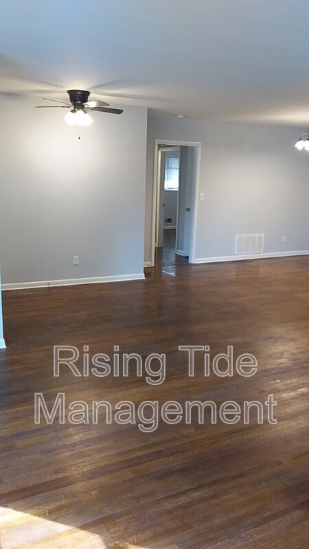 Building Photo - 7016 Briarwood Ln