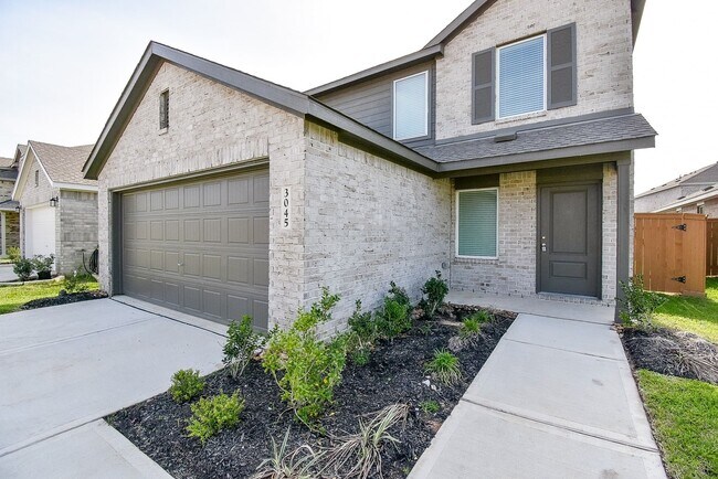 Building Photo - 3045 Fantasy Ter Dr