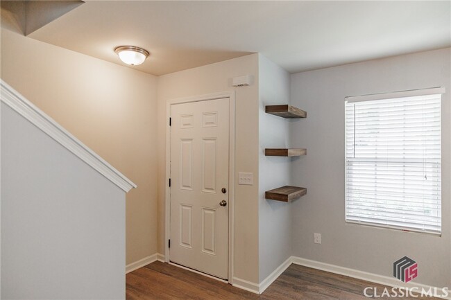 Building Photo - 157 Brockett Dr