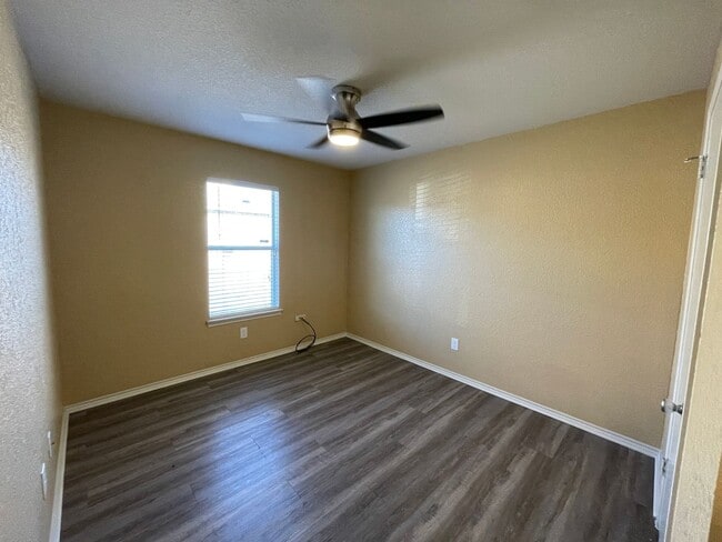 Building Photo - 3817 Water Oak Dr