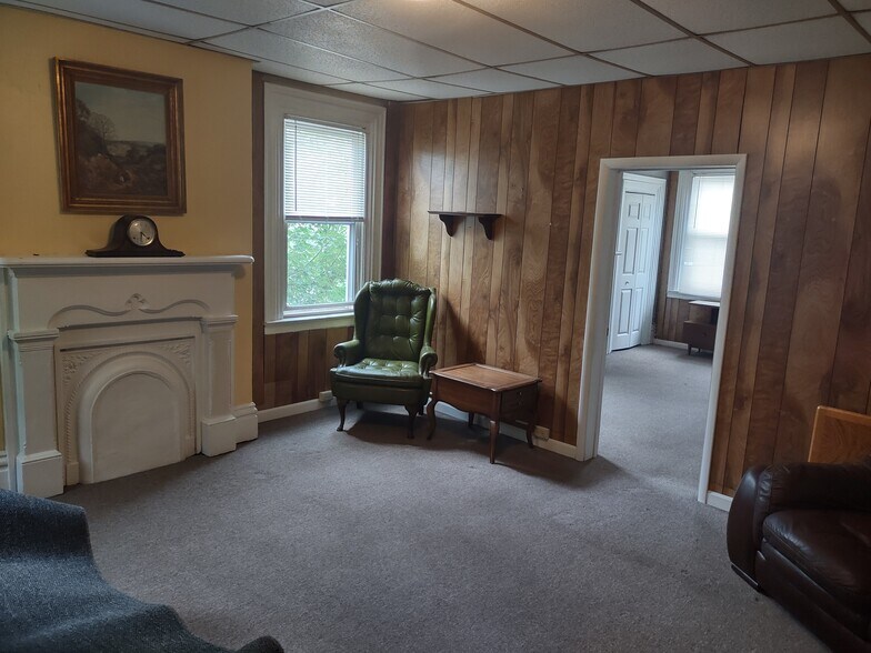 livingroom - 2719 Larkins Way