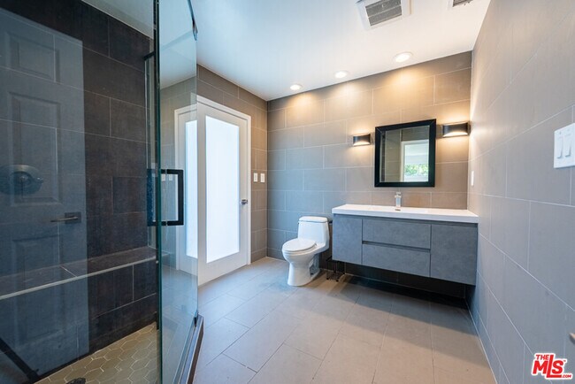 Building Photo - 3650 Sapphire Dr