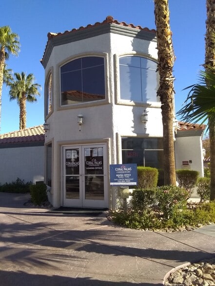 Primary Photo - 3318 N Decatur Blvd