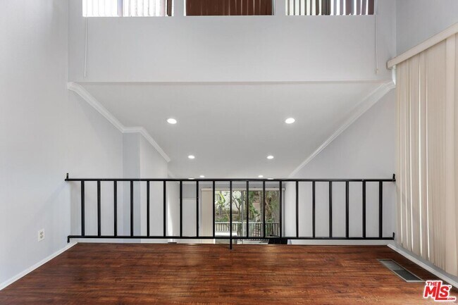 Building Photo - 5325 Newcastle Ave