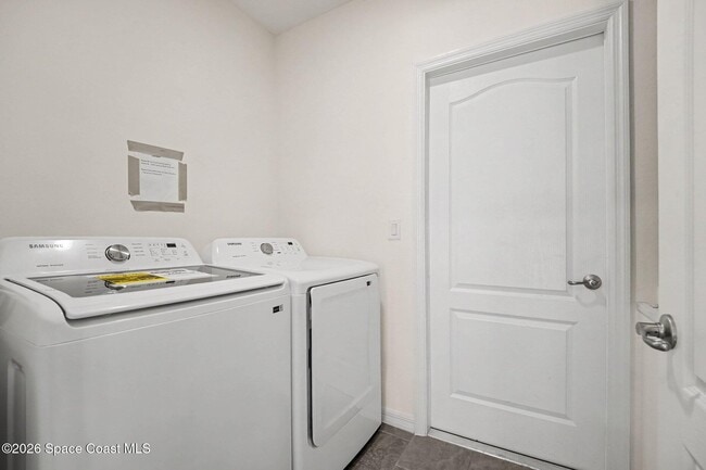 Building Photo - 849 Brookview Ln