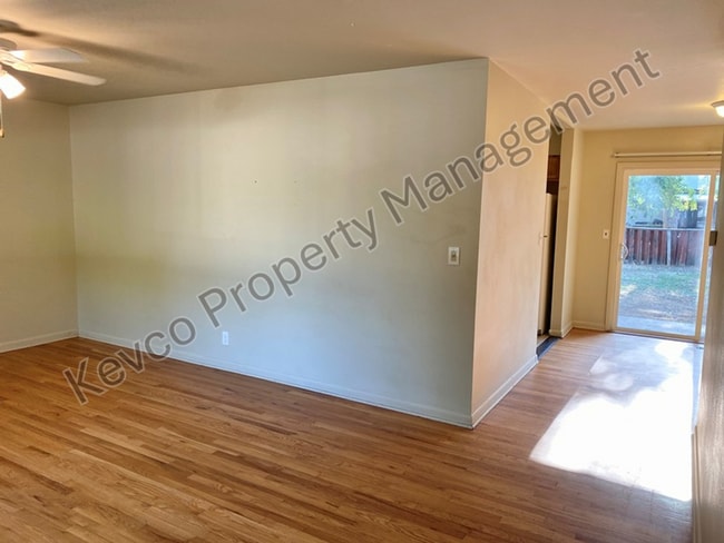 Building Photo - 1313 Fairview Dr