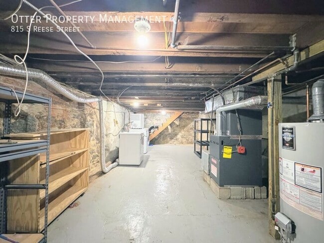 Building Photo - 815 S Reese St