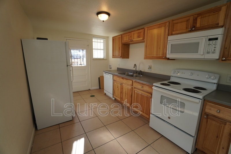 Building Photo - 1124 Rosemary St