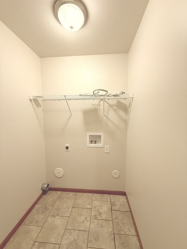 Building Photo - 152 Black Jack Rd