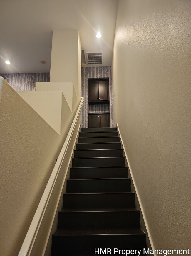 Building Photo - Modern 2-Bedroom Condo Near Victoria Gardens