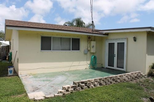 Building Photo - 1042 SW 25th Ave