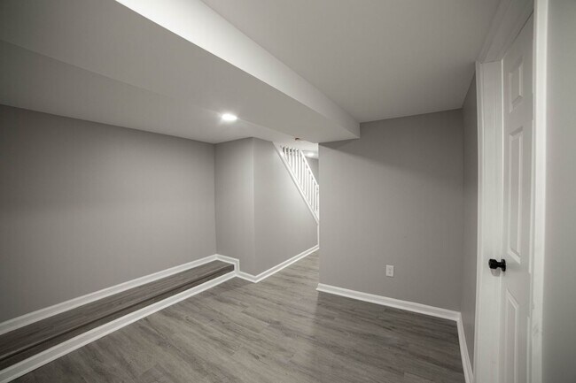 Building Photo - 2600 Garrett Ave