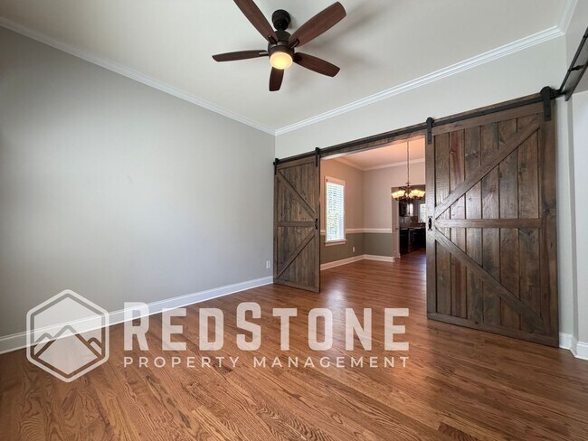 Building Photo - 1823 Buxton Way