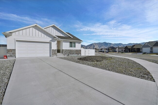 Building Photo - 336 Destiny Wy