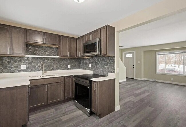 Building Photo - Welcome Home!