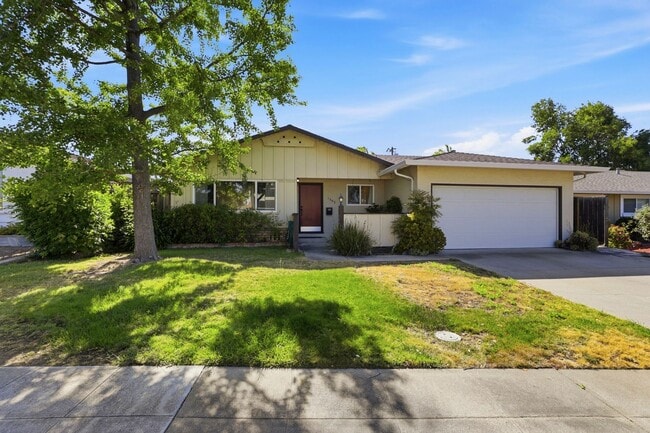 Building Photo - Wow! What a Great Home! Available Now!