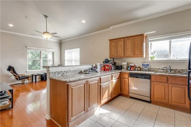 Building Photo - 3011 Speedway