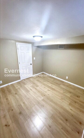 Building Photo - 1124 Rhea Ave