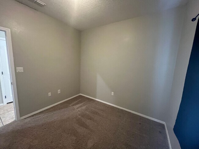 Building Photo - 3816 Lockhaven Dr