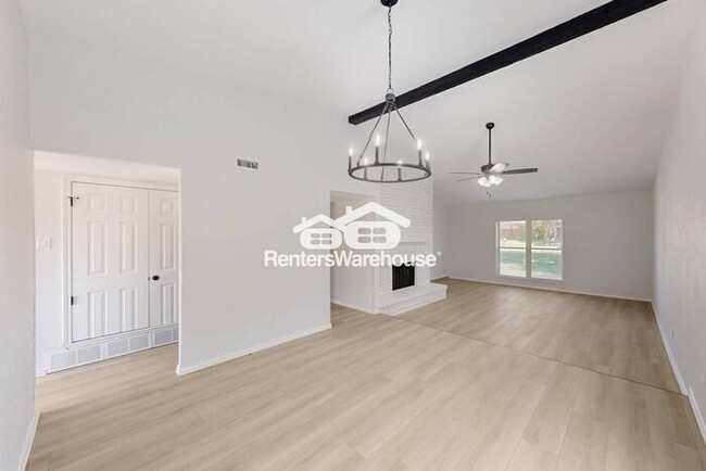 Building Photo - MOVE IN READY - 3BED/2BATH -  PLANO TEXAS