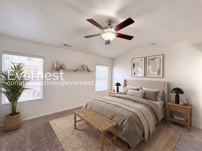 Building Photo - 2 Bed/2.5 Bath Townhome with Modern Amenities / Available Now!