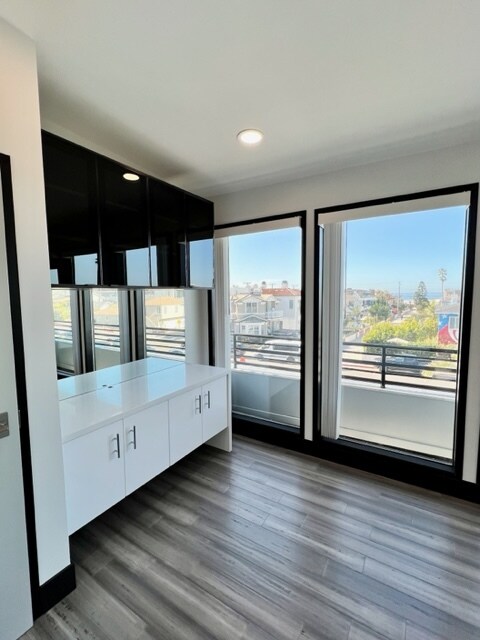 Building Photo - 1702 Hermosa Ave