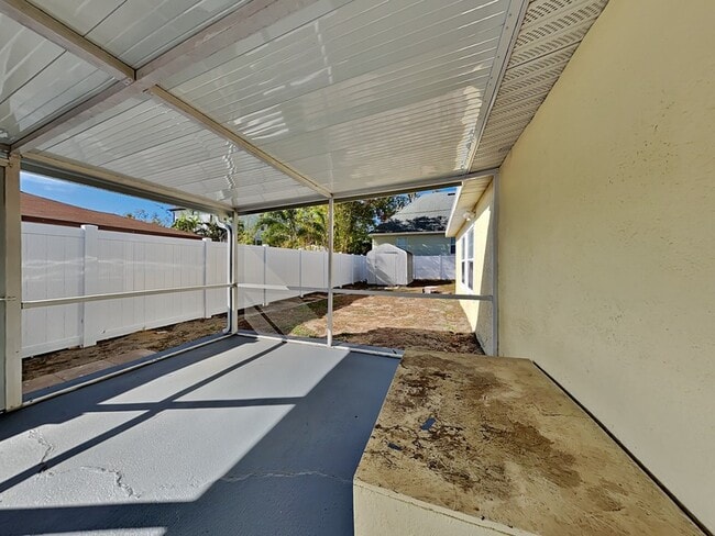 Building Photo - 4402 W Sevilla St