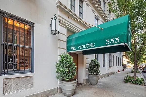 Building Photo - 333 W 56th St