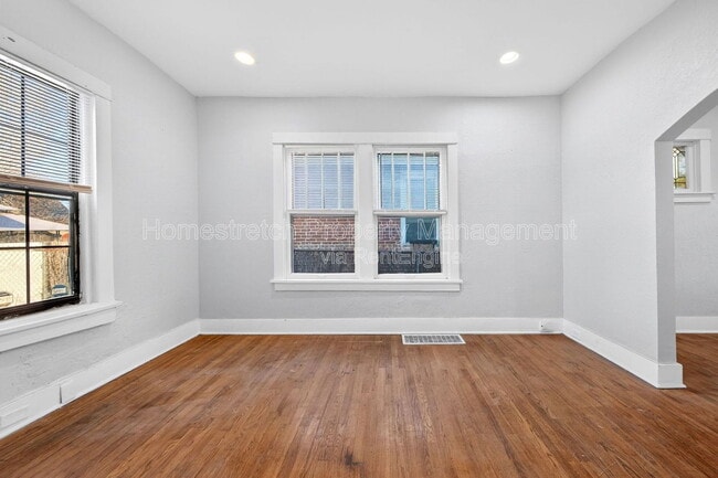 Building Photo - 4555 Ruskin Ave