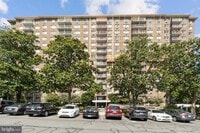 Building Photo - 2059 Huntington Ave