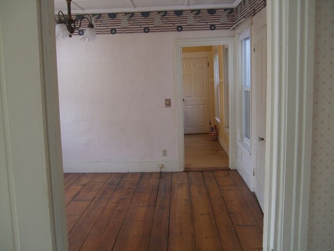 Building Photo - 112 Cottage St