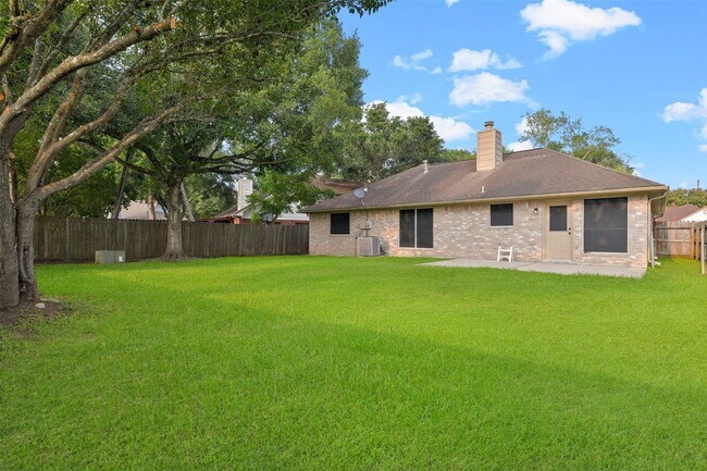 Building Photo - 16010 Cedar Gully Dr