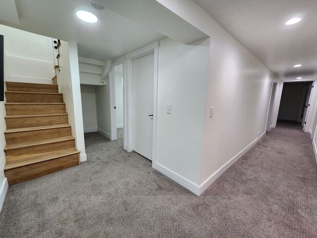 Building Photo - East Bench Luxury Bungalow - Fully Renovated and STUNNING!