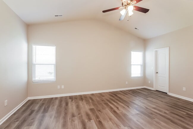 Building Photo - 1116 Black Diamond Dr