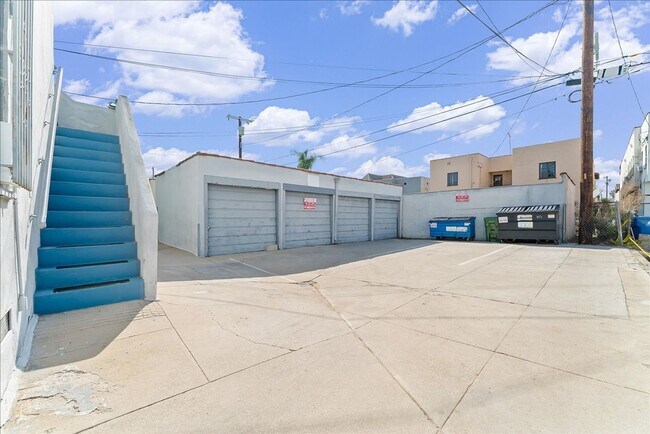 Building Photo - 335 N Genesee Ave