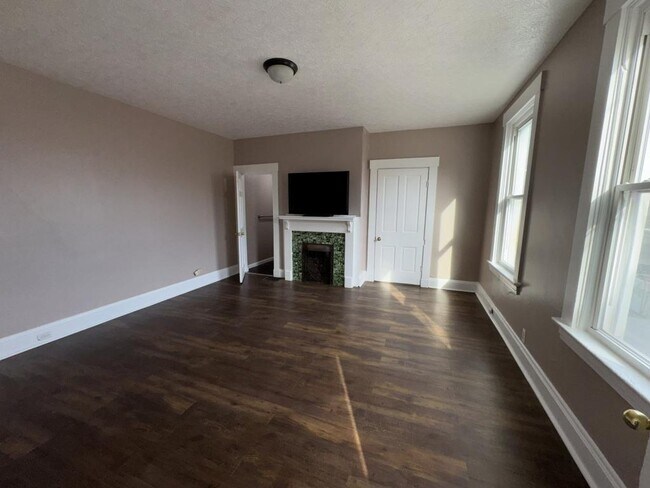 Building Photo - 1014 Considine Ave