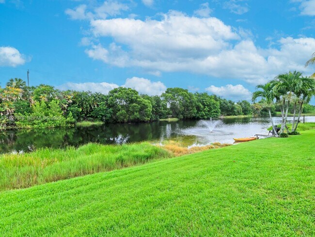 Building Photo - 933 Falling Water Rd