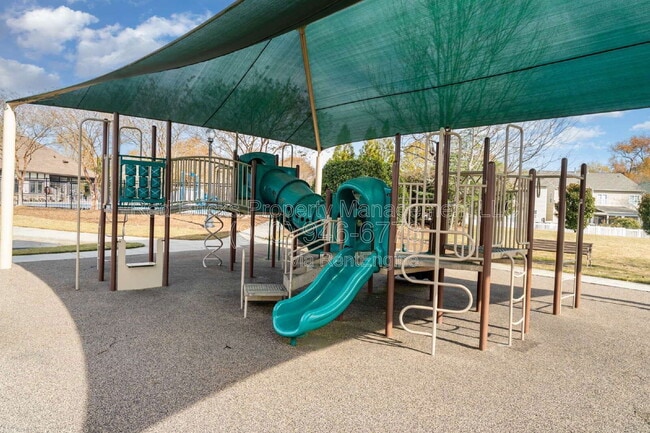 Building Photo - 10411 Alvarado Way