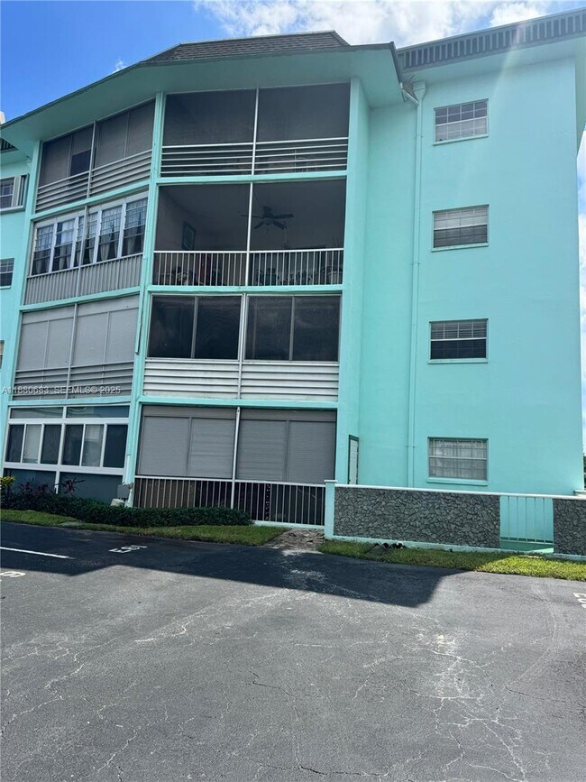 Building Photo - 4141 NW 44th Ave