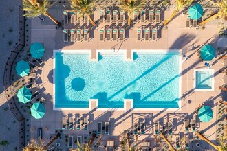 Building Photo - Marlowe Peoria Place