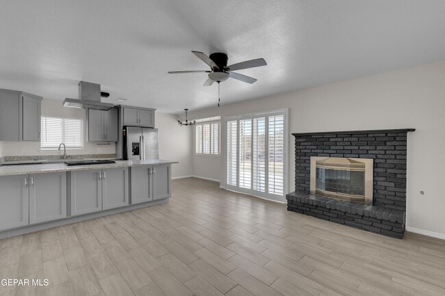 Building Photo - 10516 Cuesta Brava Ln