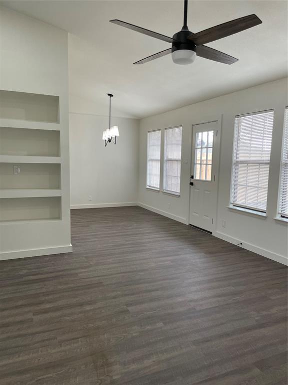 Building Photo - 1700 Garden Villa Dr