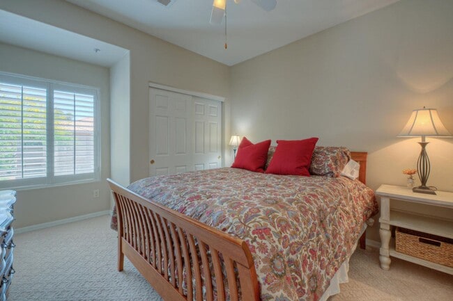 Building Photo - 14000 N 94th St