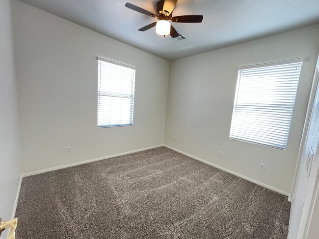 Building Photo - Cozy Home in Heart of Summerlin!