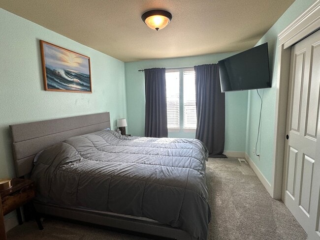 Building Photo - 4405 Cashmere Dr NE