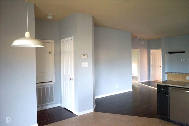 Building Photo - 10710 Barker View Dr
