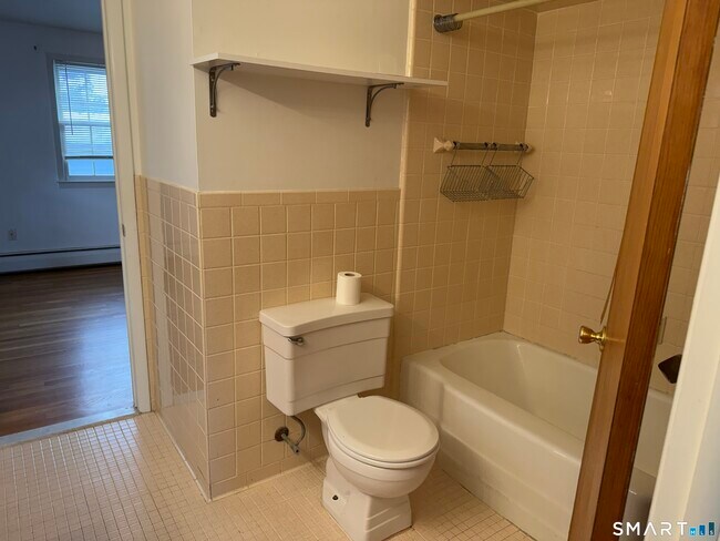 Building Photo - 4 Elmwood St